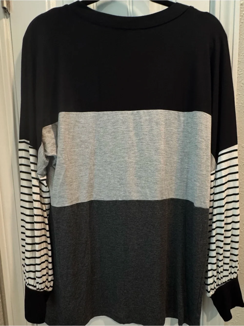 Magic Fit Crewneck Top - Picture 5 of 6
